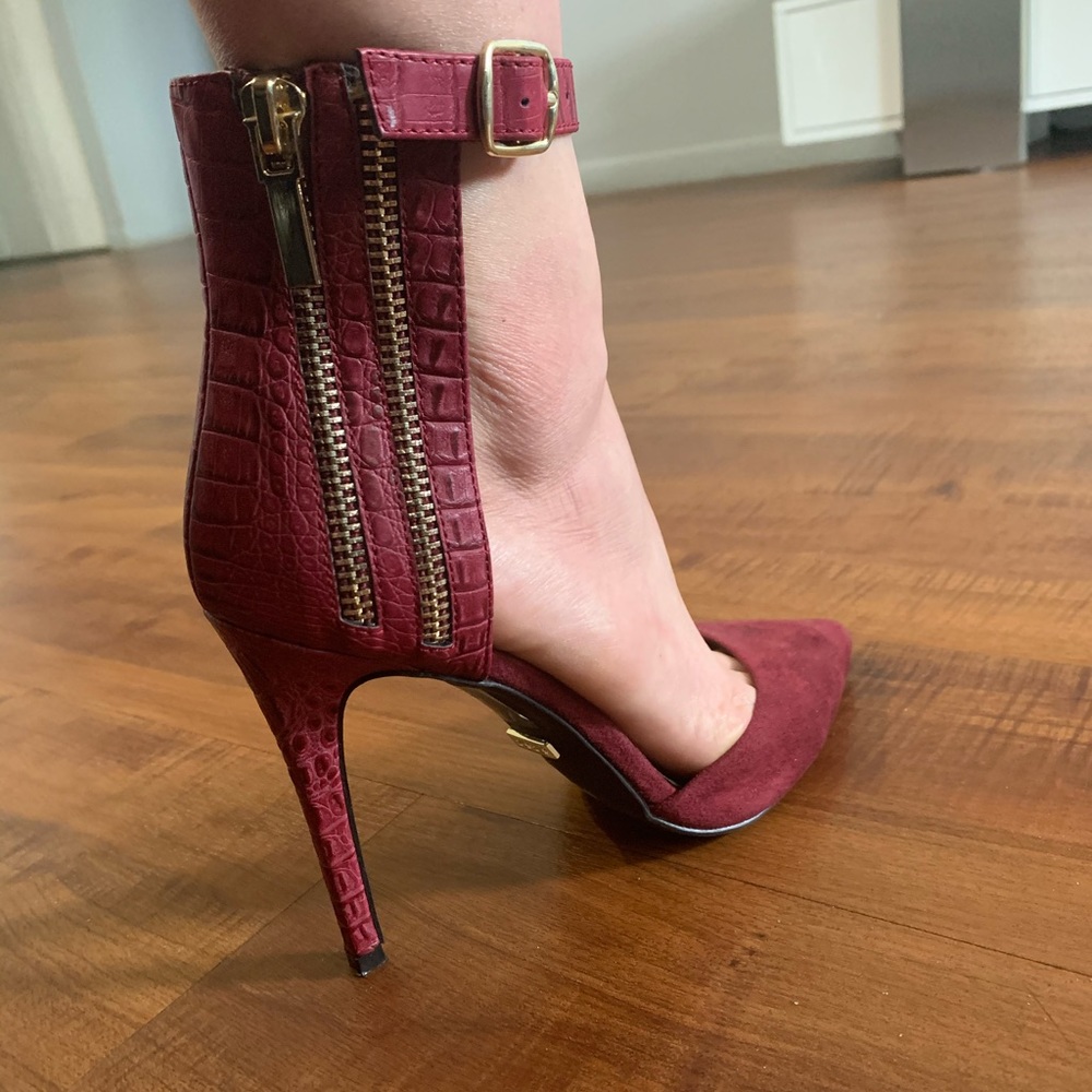 Bebe tacones